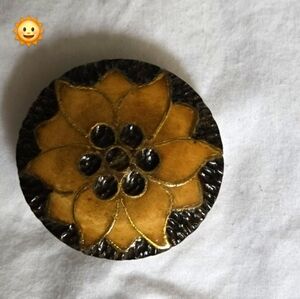 Vintage Wooden Brooche Pin Hand Carved Flower Pattern. Handmade  Unique
